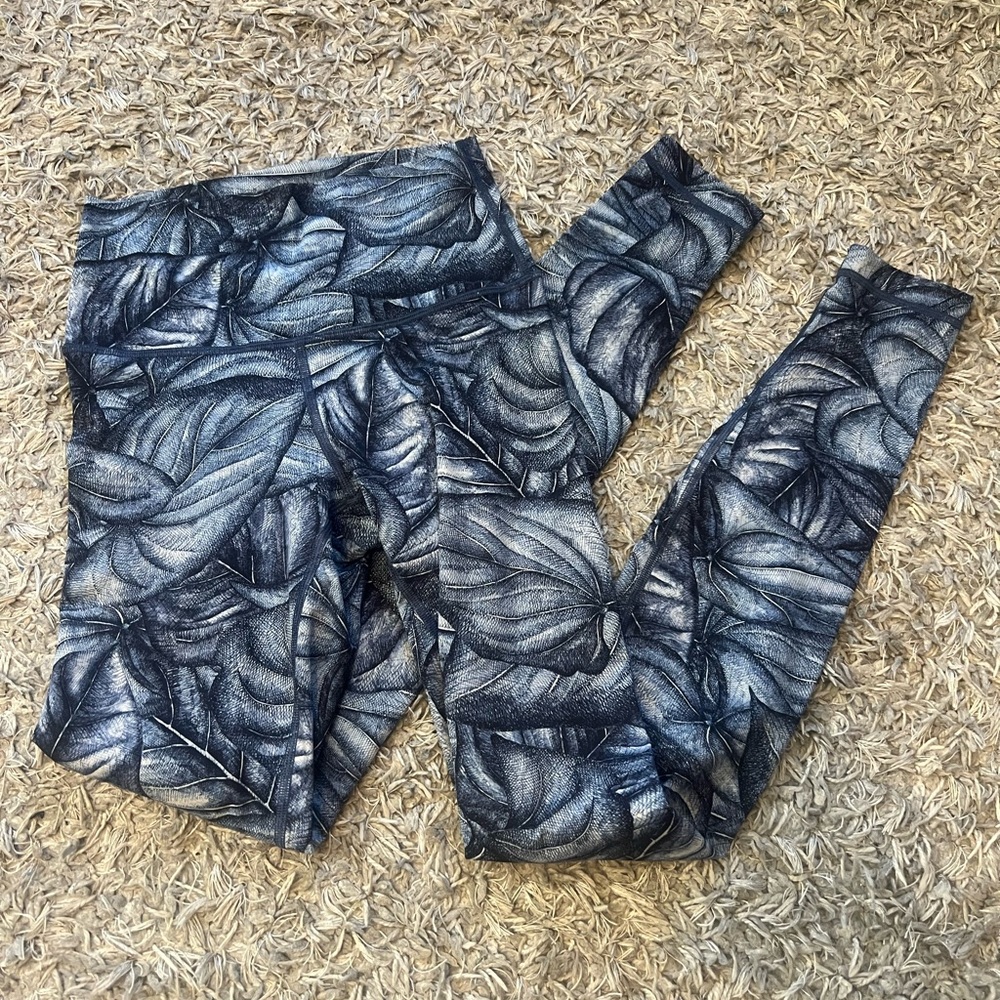 Lululemon Athletica Leaf Print Leggings - Black and Gray